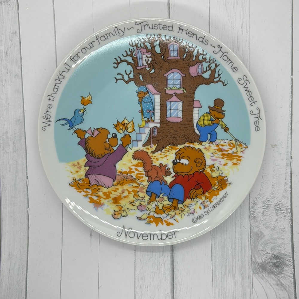 1983 Berenstain Bear November Collector Plate